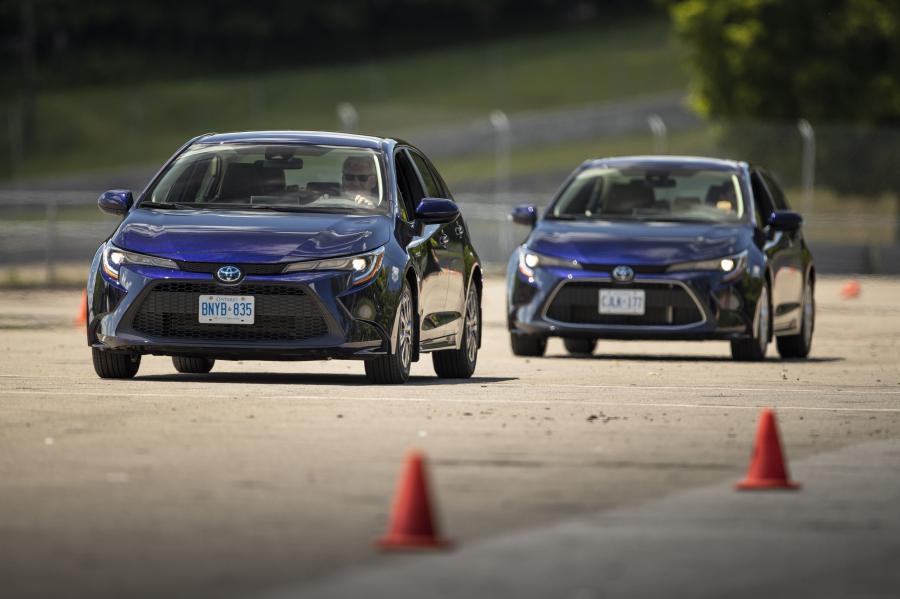  Toyota Corolla SE Sedan 2019 года  (NA) (фото 28 из 32)